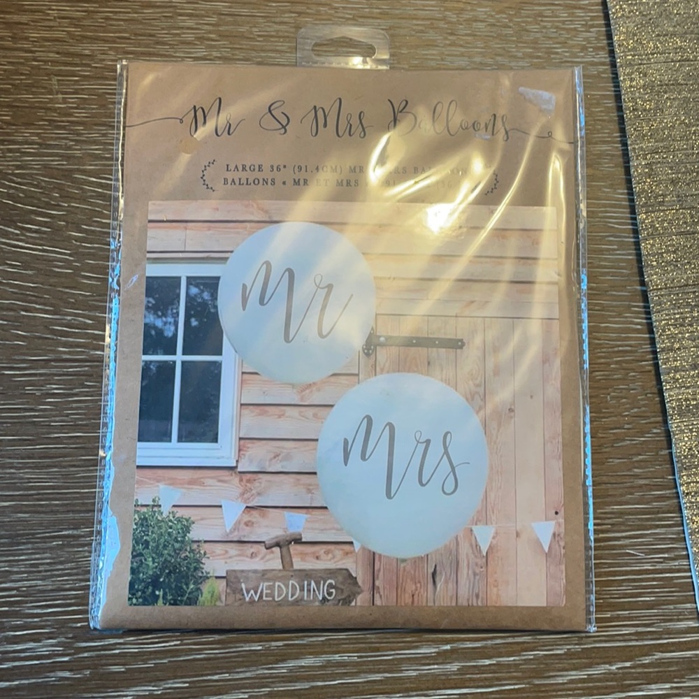 NWT 36” Mr and Mrs Balloons wedding